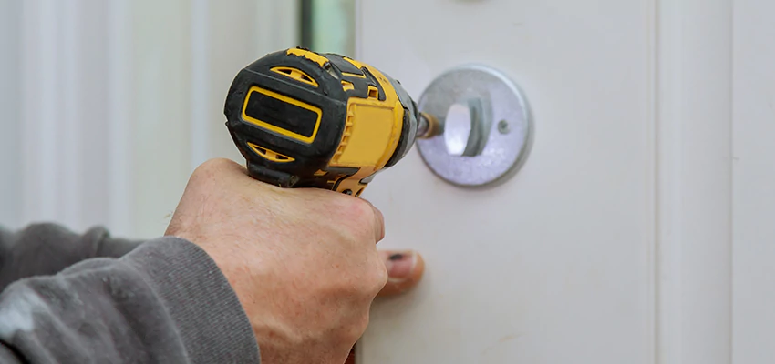 Street Locksmith For Smart Lock Repair in Palm Harbor, FL